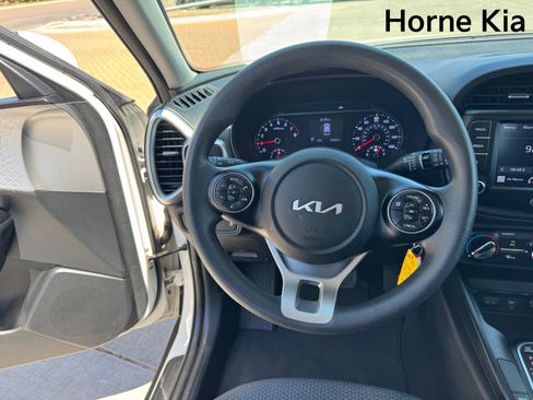 Used 2022 Kia Soul LX w/ Technology Package FWD image 16