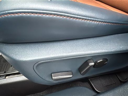 Certified 2022 Ford Maverick Lariat w/ Lariat Luxury Package image 8