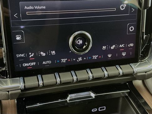 New 2026 GMC Yukon Denali w/ Denali Reserve Package AWD/4WD image 18