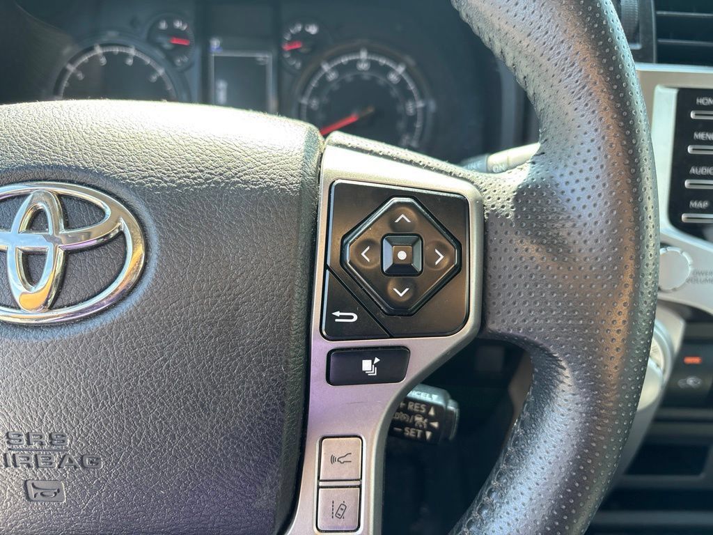 Used 2020 Toyota 4Runner SR5 Premium w/ Moonroof Package RWD image 20