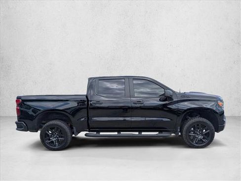 Used 2026 Chevrolet Silverado 1500 Custom Trail Boss w/ LPO, Dark Essentials Package AWD/4WD image 4