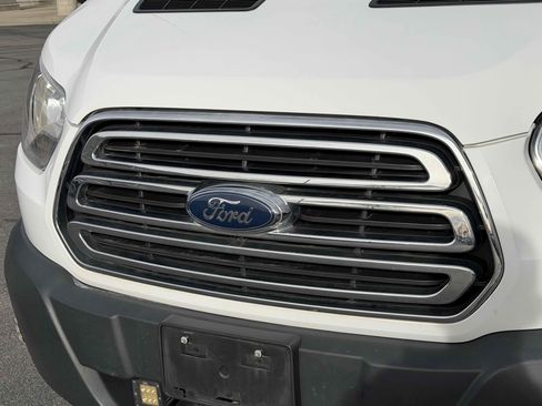 Used 2018 Ford Transit 350 XLT image 13