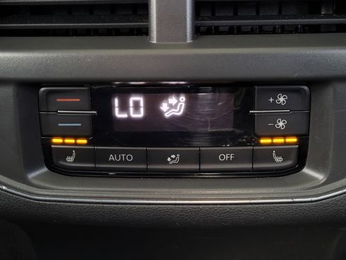 Used 2019 Volkswagen Atlas SEL Premium image 11