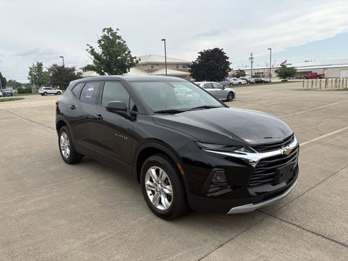 Used 2020 Chevrolet Blazer LT AWD/4WD image 2