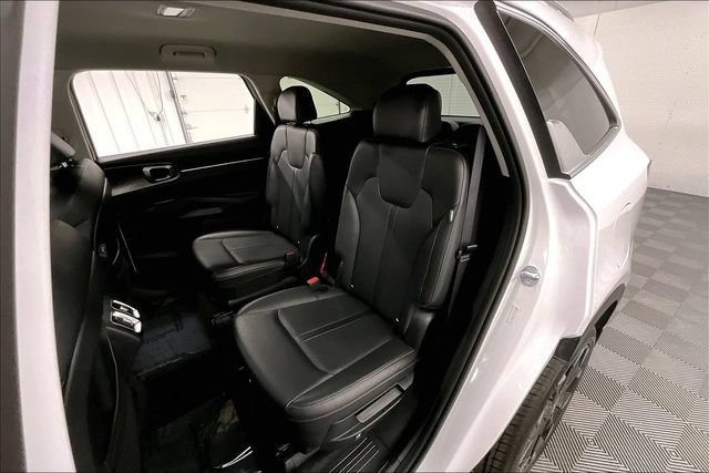 Used 2025 Kia Sorento EX AWD/4WD image 24