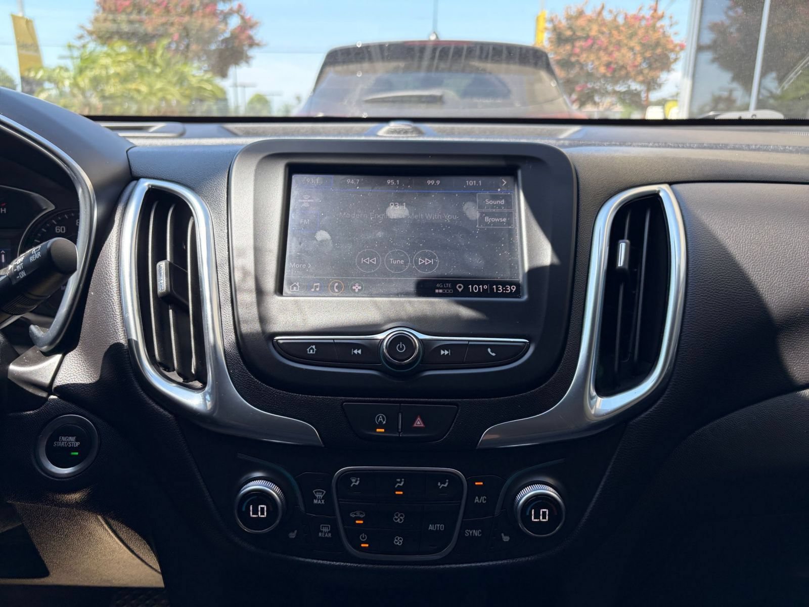 Used 2024 Chevrolet Equinox LT FWD image 19