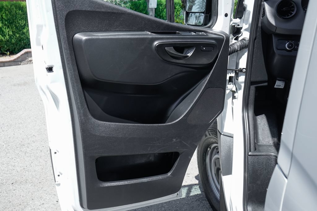 Used 2024 Mercedes-Benz Sprinter 2500 w/ Acoustic Package image 18