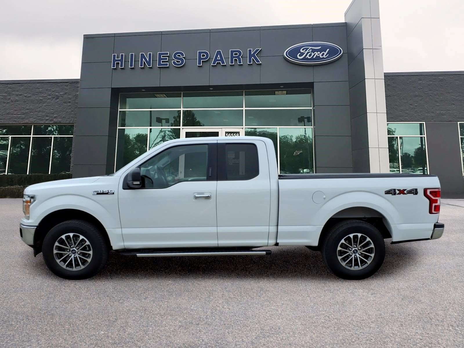 Used 2019 Ford F150 XLT w/ Equipment Group 302A Luxury AWD/4WD image 4