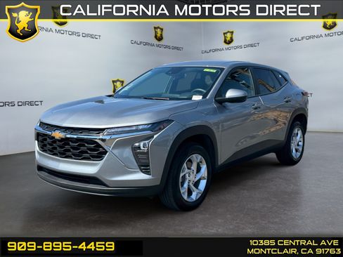 Used 2025 Chevrolet Trax LS w/ LS Convenience Package FWD image 1