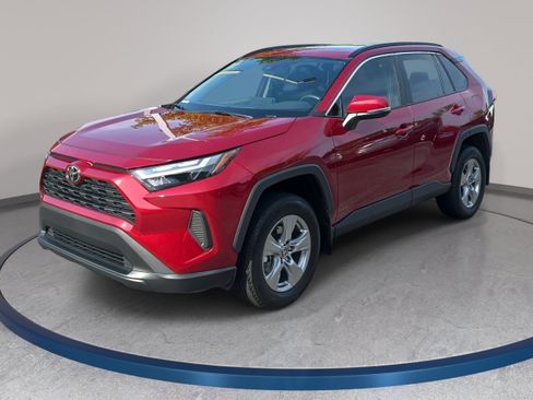 Used 2025 Toyota RAV4 XLE w/ Convenience Package FWD image 1