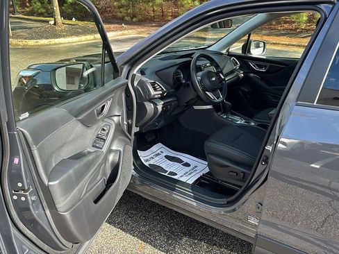 Used 2023 Subaru Forester Premium image 19