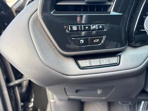 Used 2025 Lexus TX 500h AWD w/ Technology Package image 17