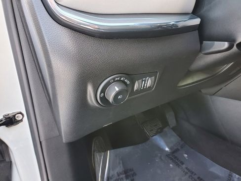 Certified 2023 Jeep Compass Limited image 11