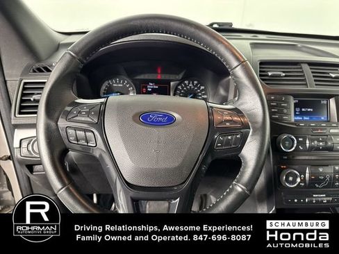 Used 2017 Ford Explorer XLT AWD/4WD image 11