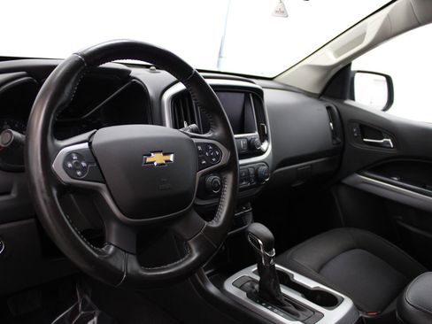 Used 2022 Chevrolet Colorado LT w/ LT Convenience Package AWD/4WD image 15