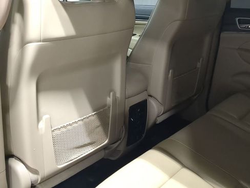 Used 2020 Jeep Grand Cherokee Limited image 31