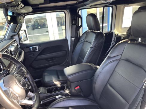 Used 2022 Jeep Wrangler Unlimited Sahara image 10