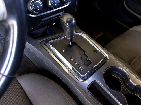 Used 2012 Dodge Challenger SXT image 18