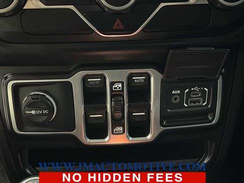Used 2018 Jeep Wrangler Unlimited Sport S AWD/4WD image 38