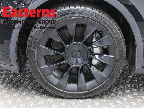 Used 2021 Tesla Model Y Long Range AWD/4WD image 26