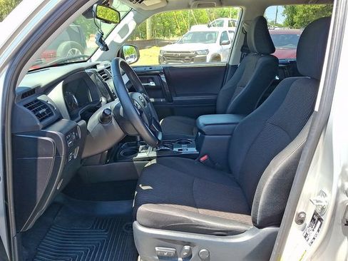 Used 2024 Toyota 4Runner TRD Off-Road AWD/4WD image 10