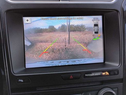 Used 2018 Ford Explorer XLT w/ Equipment Group 202A image 30