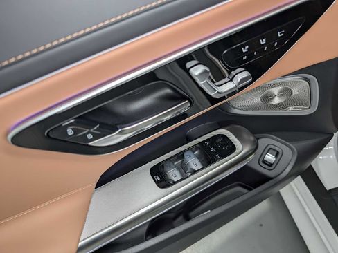 Used 2026 Mercedes-Benz CLE 450 4MATIC Cabriolet image 38