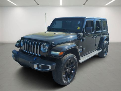 Used 2023 Jeep Wrangler Unlimited Sahara w/ Cold Weather Group AWD/4WD image 2