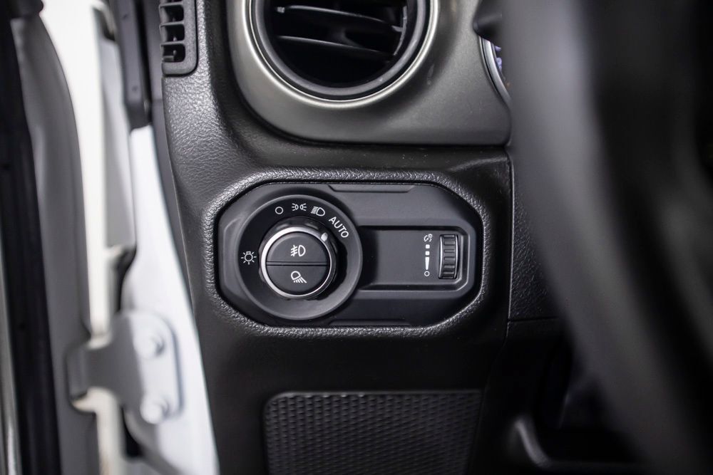 Used 2023 Jeep Gladiator Sport AWD/4WD image 34