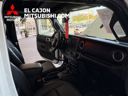 Used 2023 Jeep Wrangler Unlimited Sahara AWD/4WD image 26