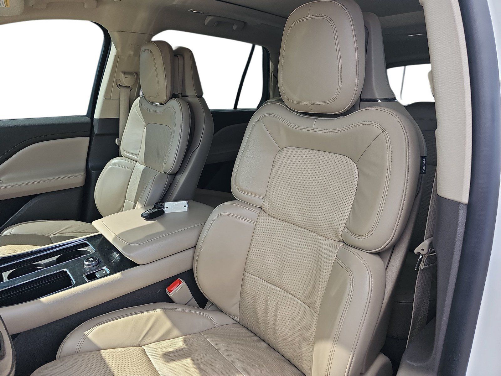 Used 2022 Lincoln Aviator Reserve w/ Equipment Group 201A AWD/4WD image 12