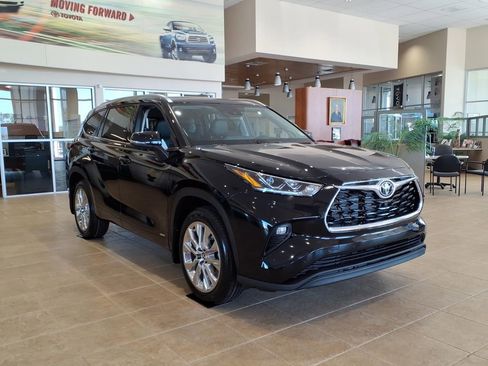 New 2026 Toyota Highlander Limited AWD/4WD image 1
