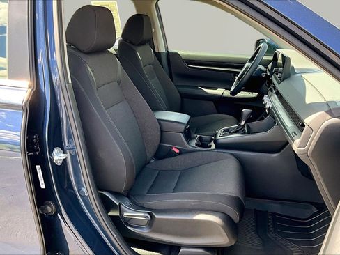 Used 2024 Honda CR-V LX image 29