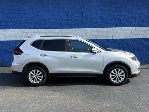 Used 2018 Nissan Rogue SV w/ Premium Package AWD/4WD image 2