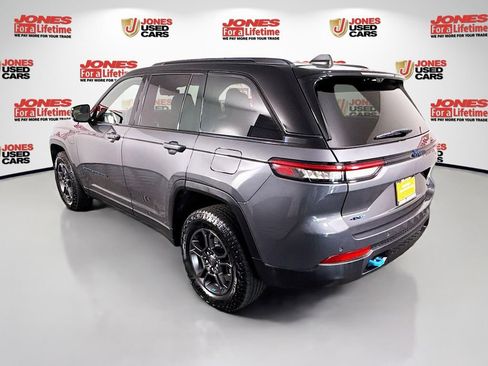 Used 2024 Jeep Grand Cherokee Trailhawk w/ Luxury Tech Group III AWD/4WD image 2