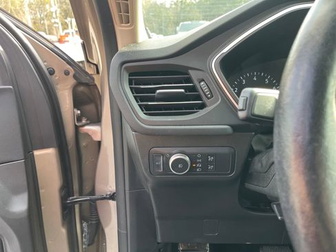 Used 2020 Ford Escape SEL image 15