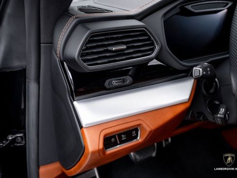 Used 2019 Lamborghini Urus image 23