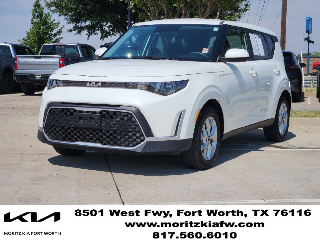 Used 2025 Kia Soul LX w/ LX Technology Package FWD image 2