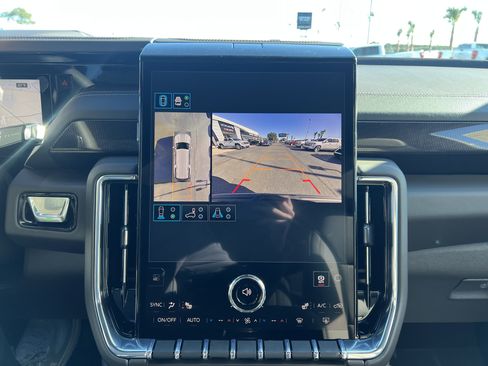 New 2026 GMC Yukon XL Elevation image 17