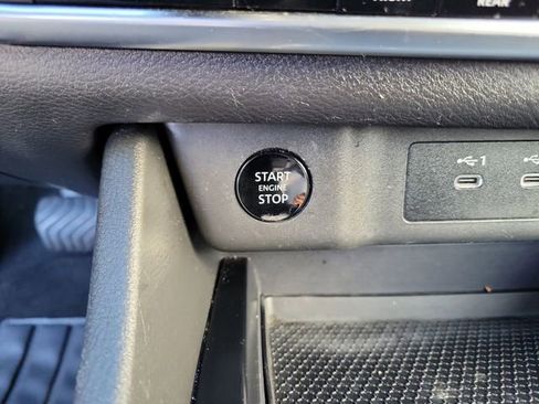 Used 2024 Nissan Rogue SV image 27