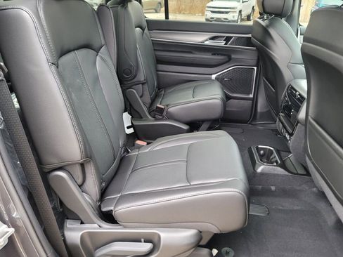 New 2026 Jeep Grand Wagoneer L image 9