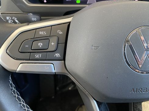 Certified 2023 Volkswagen Tiguan SE FWD image 6