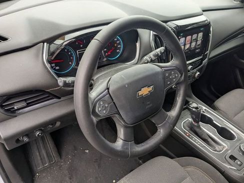 Used 2019 Chevrolet Traverse LT image 18