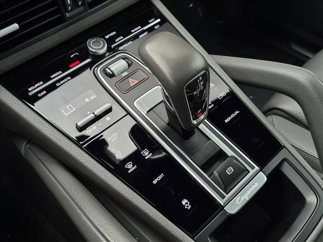 Used 2023 Porsche Cayenne AWD/4WD image 12