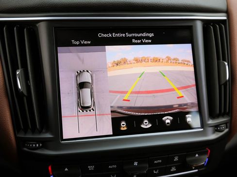 Used 2022 Maserati Levante GT image 12