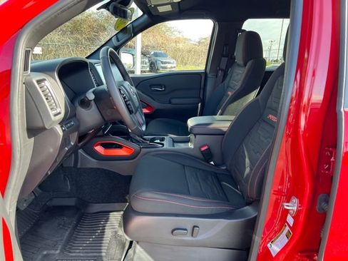 Used 2024 Nissan Frontier 4x4 Crew Cab image 15
