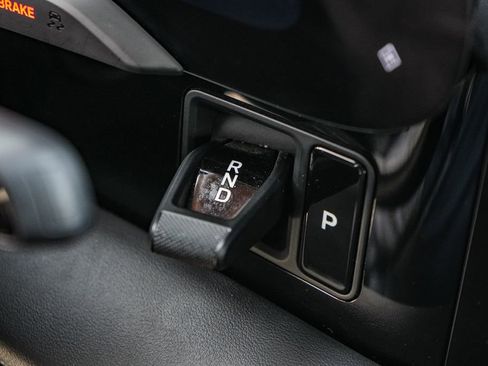 Used 2021 Porsche Taycan image 20