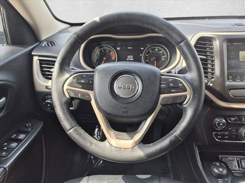Used 2017 Jeep Cherokee High Altitude AWD/4WD image 14