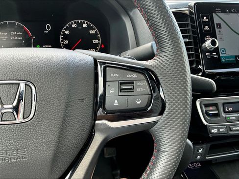 Used 2025 Honda Ridgeline Black Edition image 13