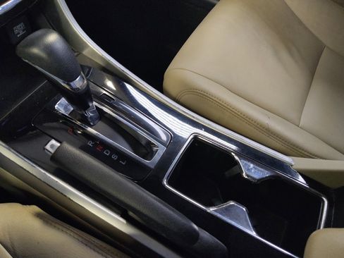 Used 2017 Honda Accord LX image 26